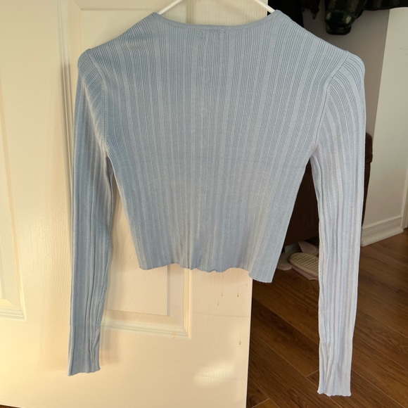 Baby blue top - Picture 2 of 5